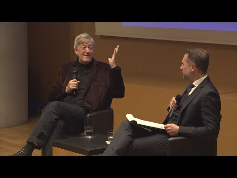 Εκδήλωση "Συνομιλώντας με τον Stephen Fry" στο Μουσείο της Ακρόπολης