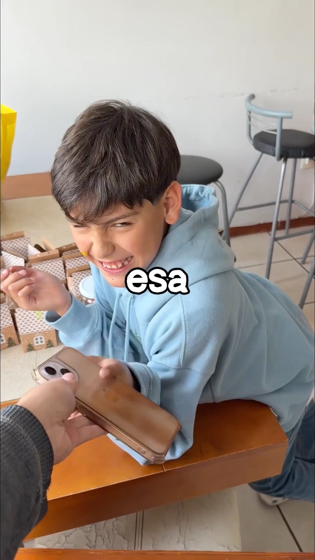 ME REVISARON EL CELULAR ?| Leo Study