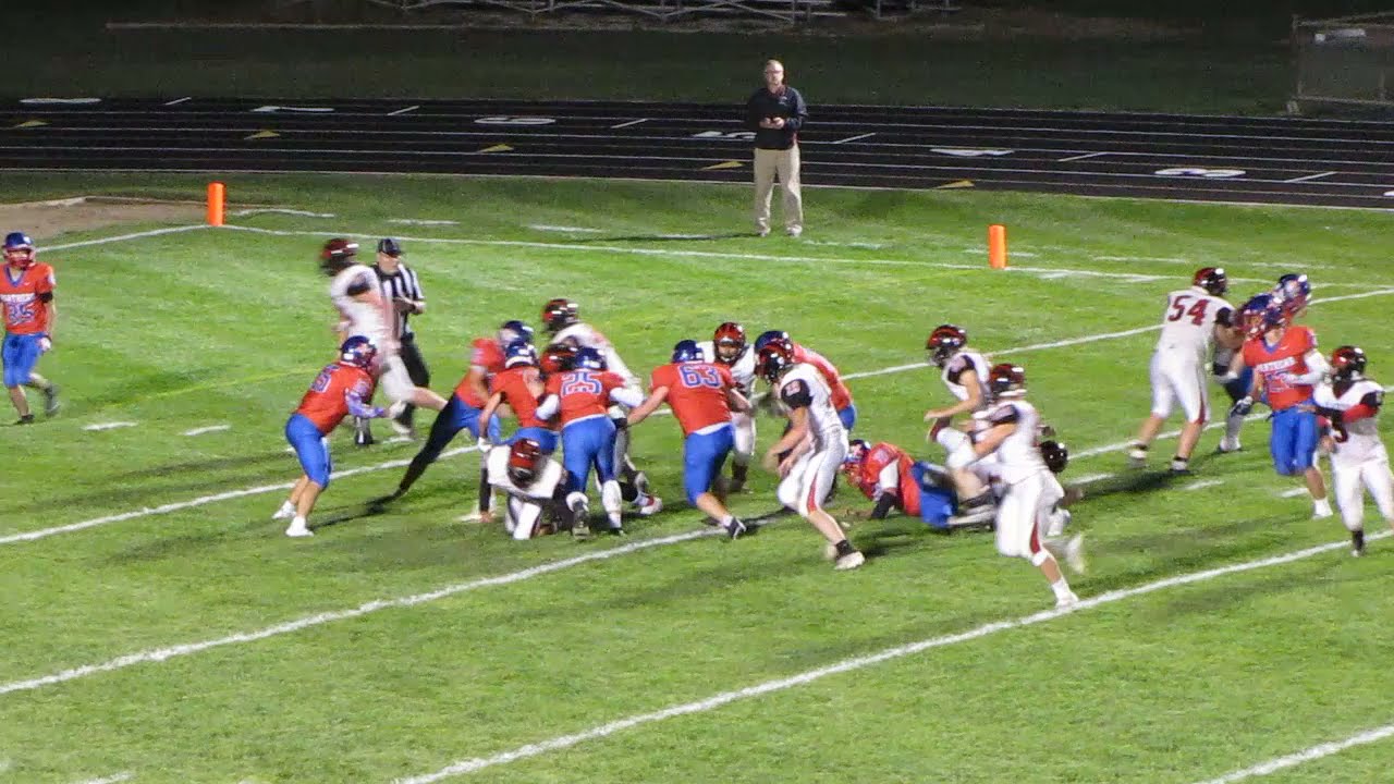 Luke Jones makes a goalline tackle for Elwood vs Blackford