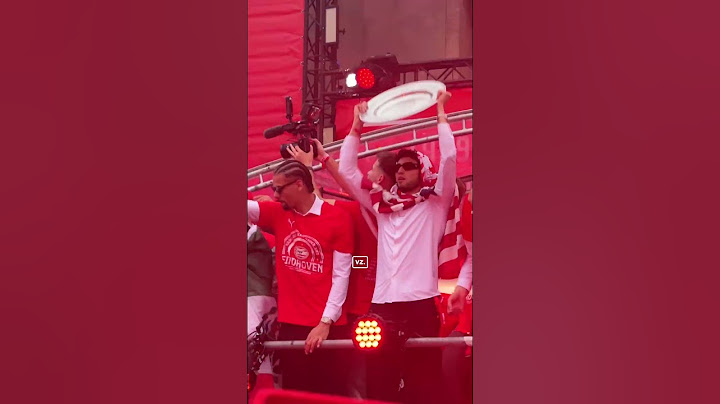 'Volgend jaar zijn we weer kampioen!' Lang steelt de show tijdens de huldiging van PSV 🗣️🎶 #psv