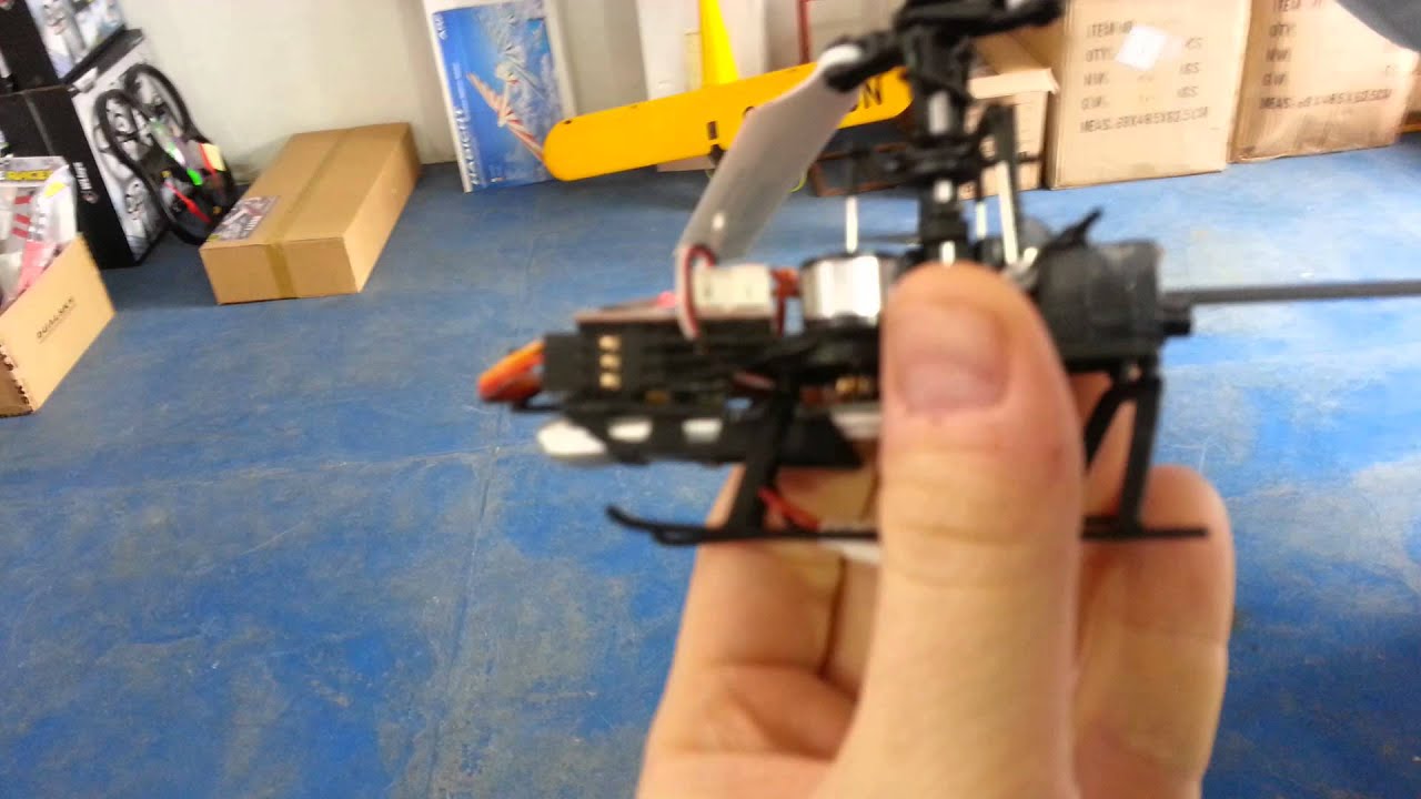 Helitec - Nuevo V977 3D  increíble vuelo acrobátic