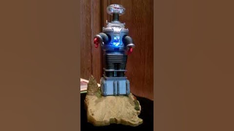 1/12 scale B9 by Mark Schenewerk