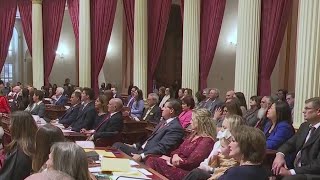 California lawmakers sworn in as new legislative session starts