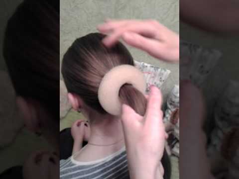 Как легко и быстро сделать красивую прическу  с помощью валика для волос