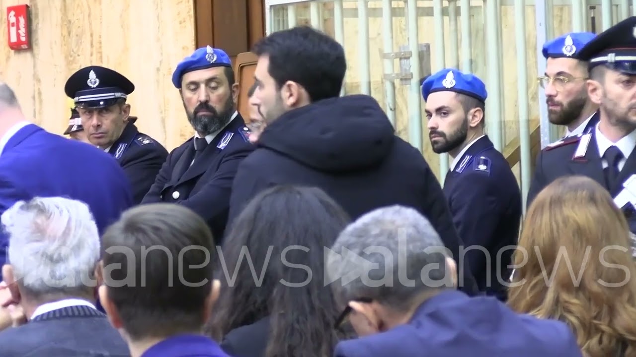 Omicidio Tramontano, familiari in aula con spilla in ricordo di Giulia