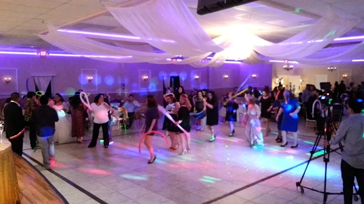 DJ MUNECO HOUSTON Aqui bien ambientados en la boda...