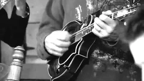 The Grascals   Leaning On The Everlasting Arms HD)