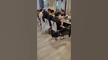 Customers Eating Lunchtime Music Trending 