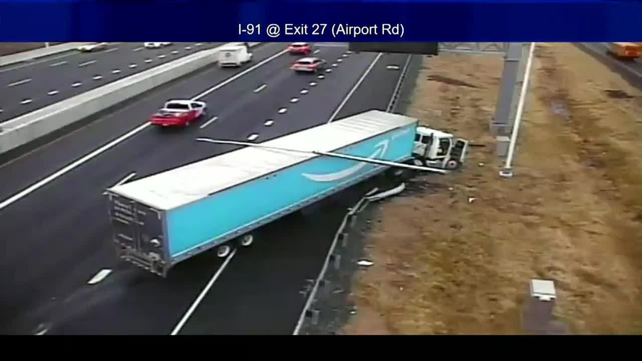 DOT VIDEO: Tractor trailer crash snarls traffic on I-91 south in ...