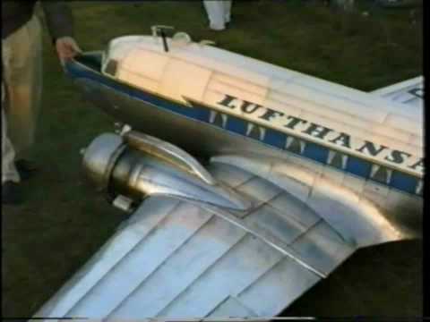 Douglas DC-3 RC model