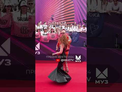 Юлия Савичева и Владимир Маркони зажгли в ритме ча-ча-ча 💃🏼Прекрасное появление на Премии!