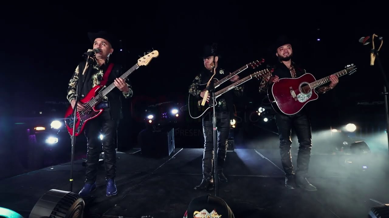 Besos Y Copas (En Vivo) – Los Cuates De Sinaloa