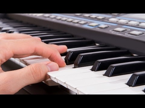 how-to-play-a-bass-line-while-comping-|-keyboard-lessons