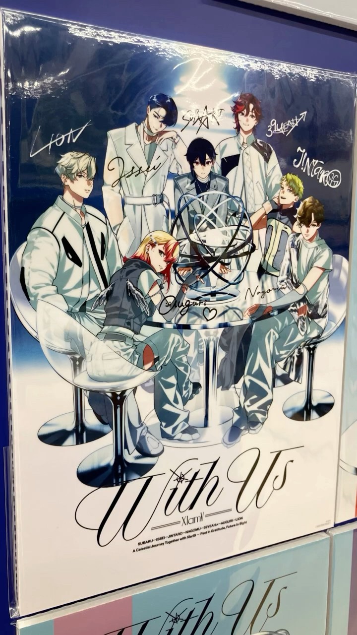 XlamV 1st ALBUM「With Us」発売記念パネル展 クランヴ VS AMBIVALENZ