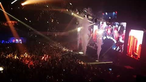 Dimitri Vegas & Like Mike vs. Ummet Ozcan - The Hum (Live @Pharaonic Festival 2018)