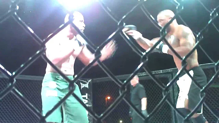 Daniel Jolly -vs- Matt Jones / Round 1/Segiun Cage...