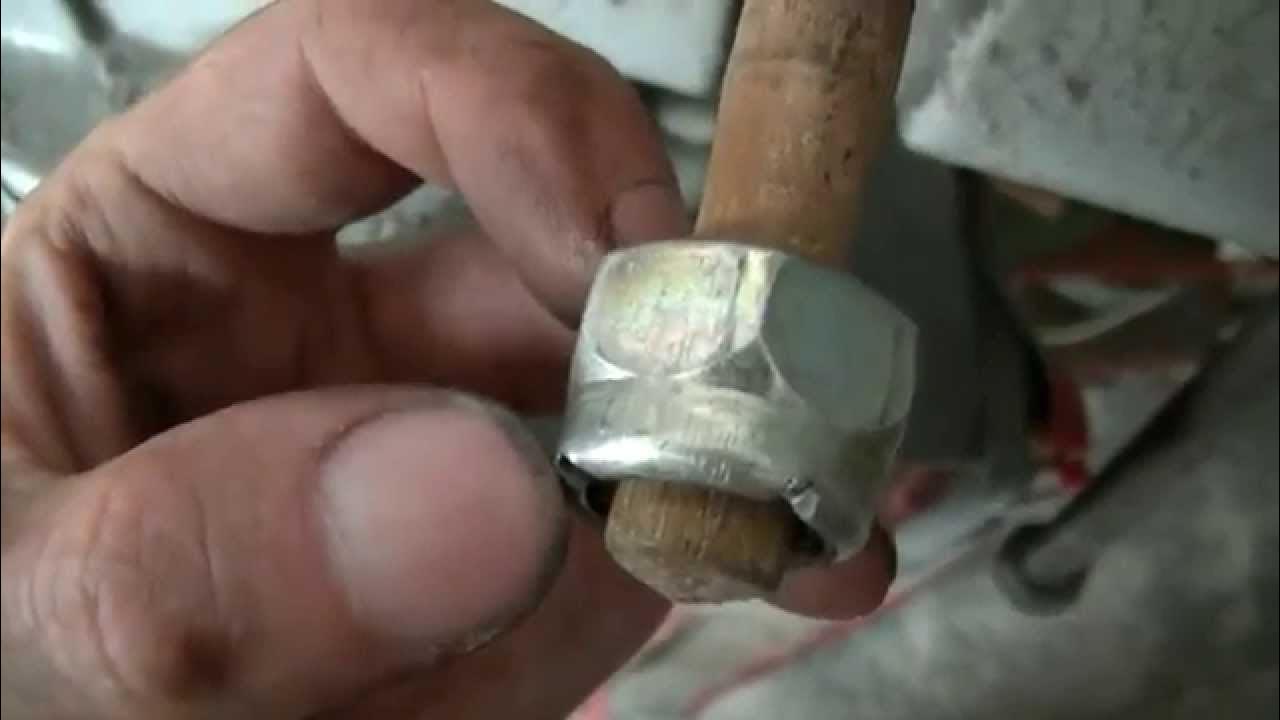 Как открутить гайку редуктора