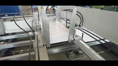 RONGDA BFM900S Automatic case inner paper lining machine with anti-scratch device