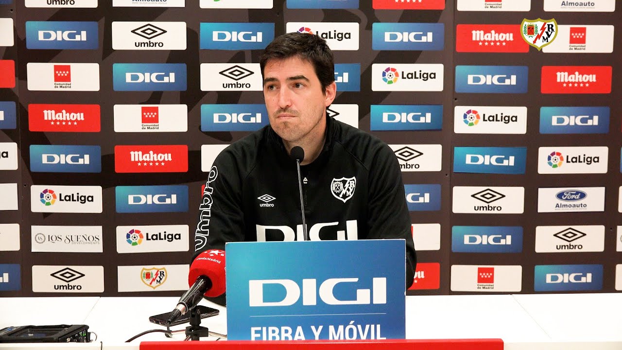 Iraola en la previa del partido de Copa ante el Real Sporting - YouTube