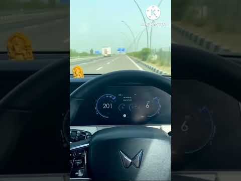 Innova VS XUV
