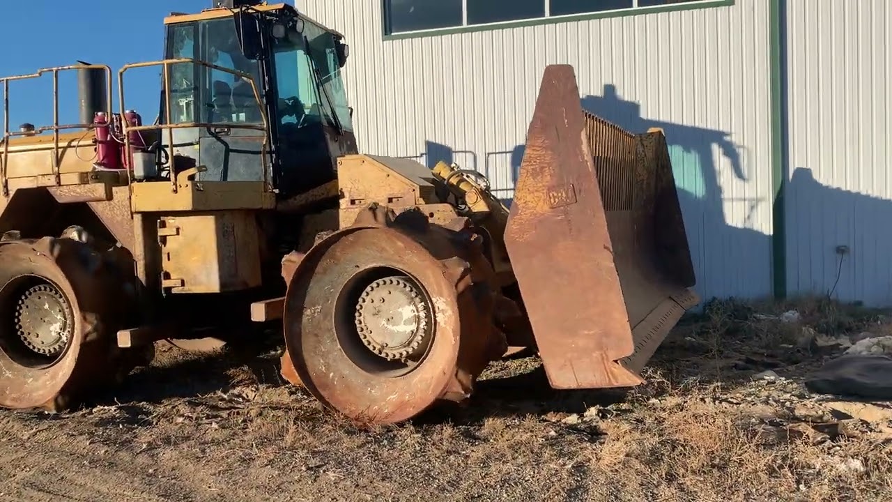 2006 CAT 826H Trash Compactor