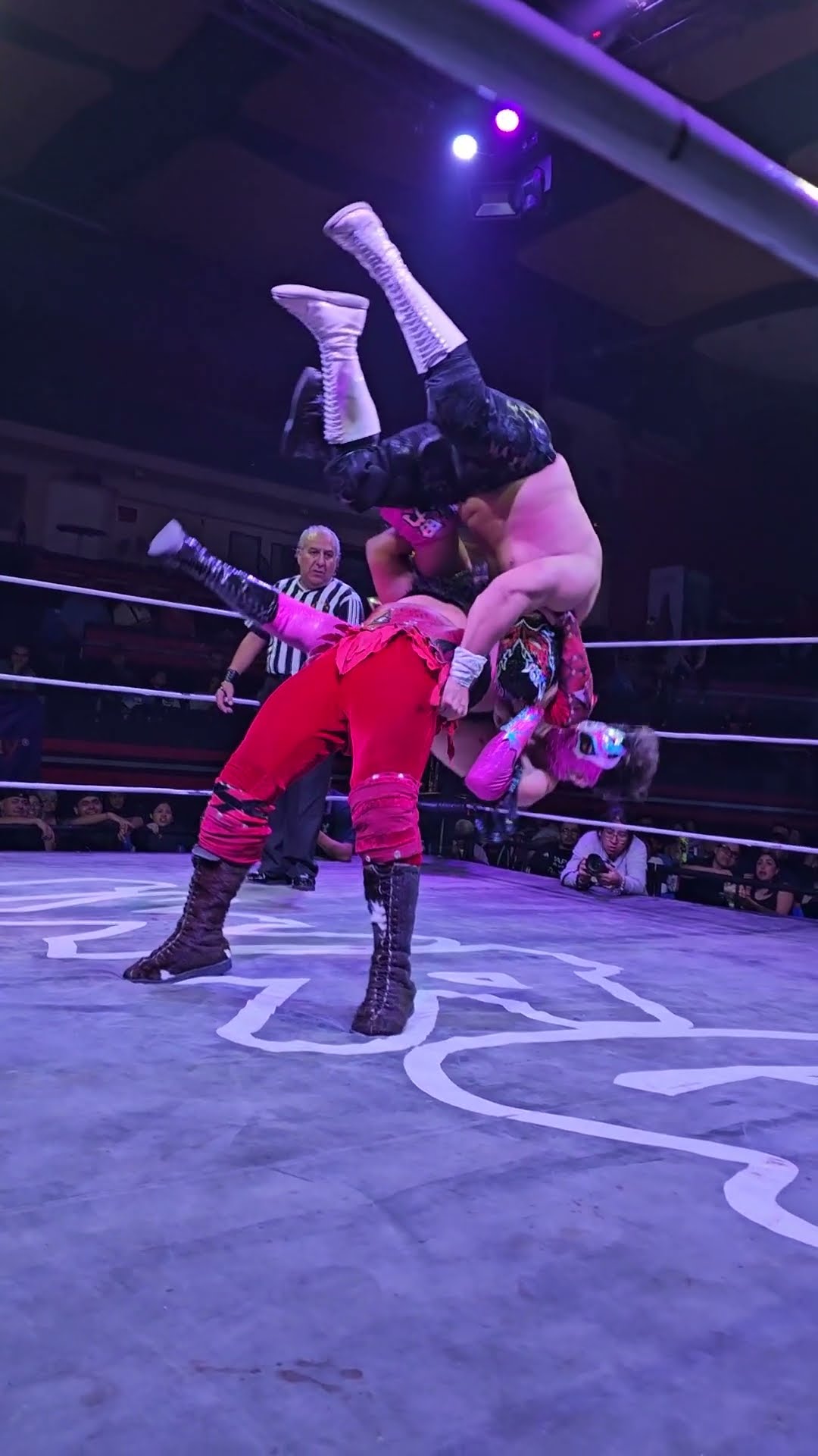 Belcegor sobre Flamita y Noicy Boy en la Arena Naucalpan