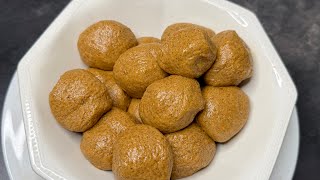 How To Make Ghana’s Most Delicious Snack Dzowoe | Adaakwa | Spicy Sweet Peanut Ball 🇬🇭