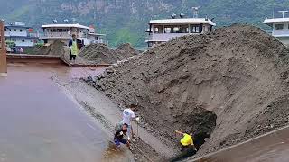 Barge Unloading Large Ore Videos To Help You Relax