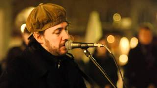 Video thumbnail of "Everybody Hurts - (cover) Rob singing in Covent Garden"