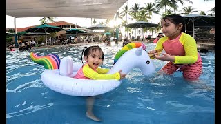 Yoohoo~~水上樂園滑梯 游泳挑戰！親子互動遊戲 小厨师 蛋糕装饰 旅行~Hotel Slides Fun For Kids！