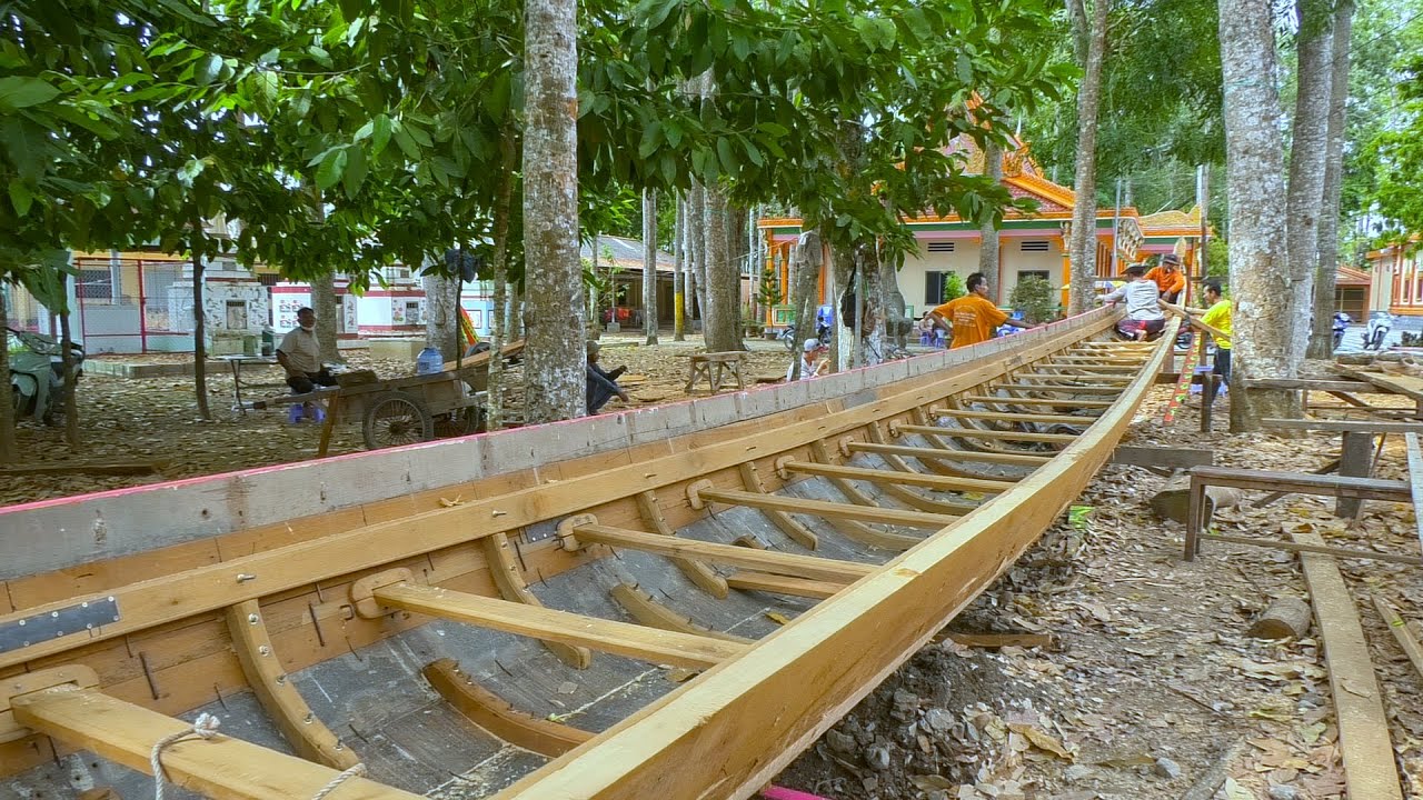 Ghe Ngo Chroi Tum Chắs ( ទូក ង វត្តជ្រោយទឹមចាស់ )