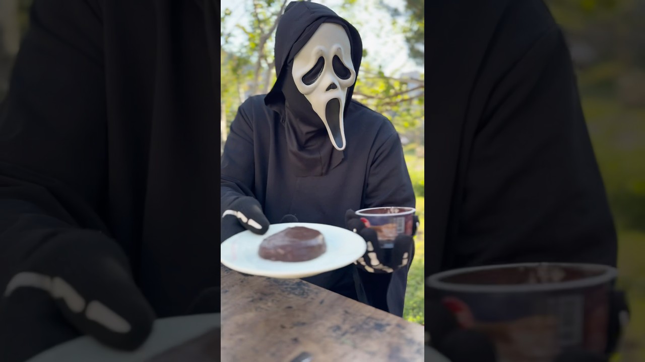 If I don't know how to eat dessert😂❤️👻 