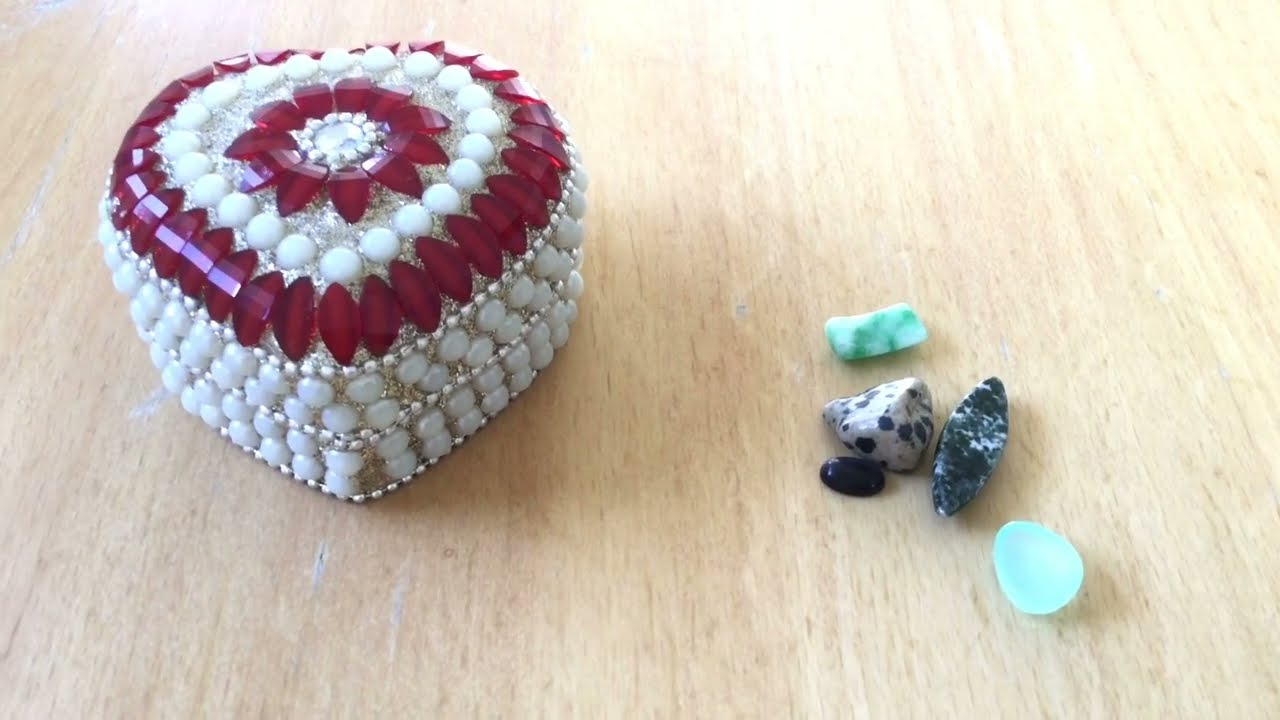 Leo October 2024 Monthly Gemstone Reading by Cognitive Universe