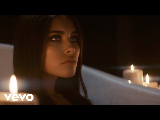 Madison Beer - Hurts Like Hell (Feat. Offset) class=