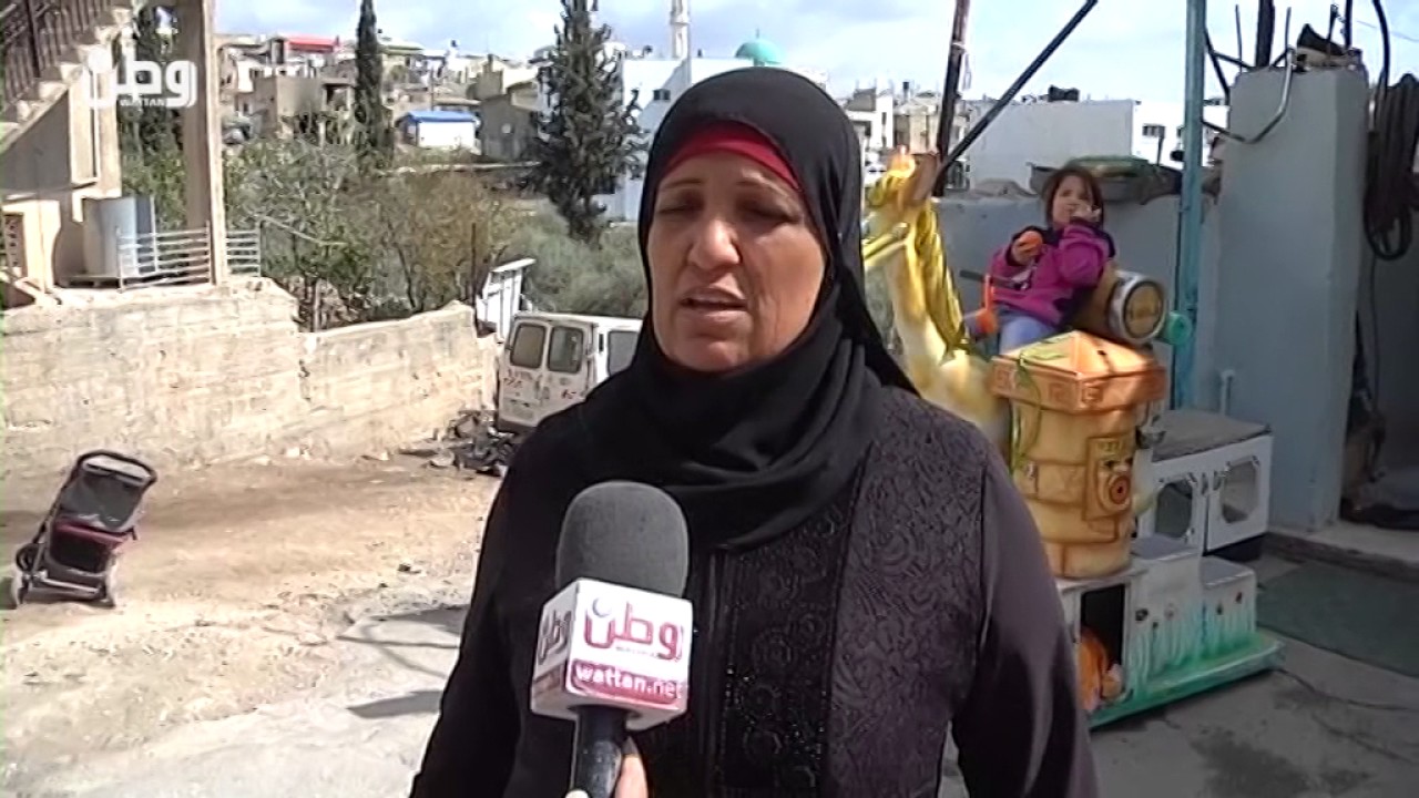 الخليل : أهالي إذنا تحت خطر قنوات الصرف الصحي المكشوفة