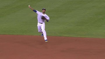 CWS@KC: Escobar retires Sanchez with great jump-throw