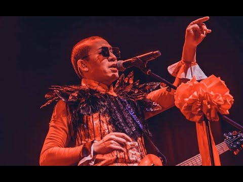 [坎儿] -- 二手玫瑰联手谭维维，演绎极致爱情，现场超燃！ [ 为你我在这儿, 种下了, 一棵一棵一棵的草, 荒废了, 一片一片一片的情 ]