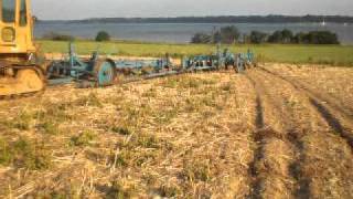 1 Pair Of Ransomes Ts69 Hexatrac Ploughs.