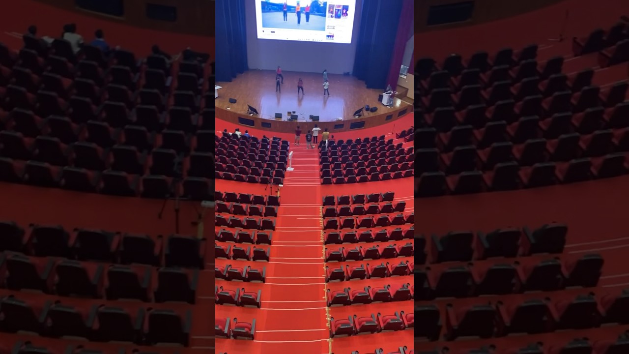 Biggest and Best Auditorium in all IITs 🔥| JEE Motivation 