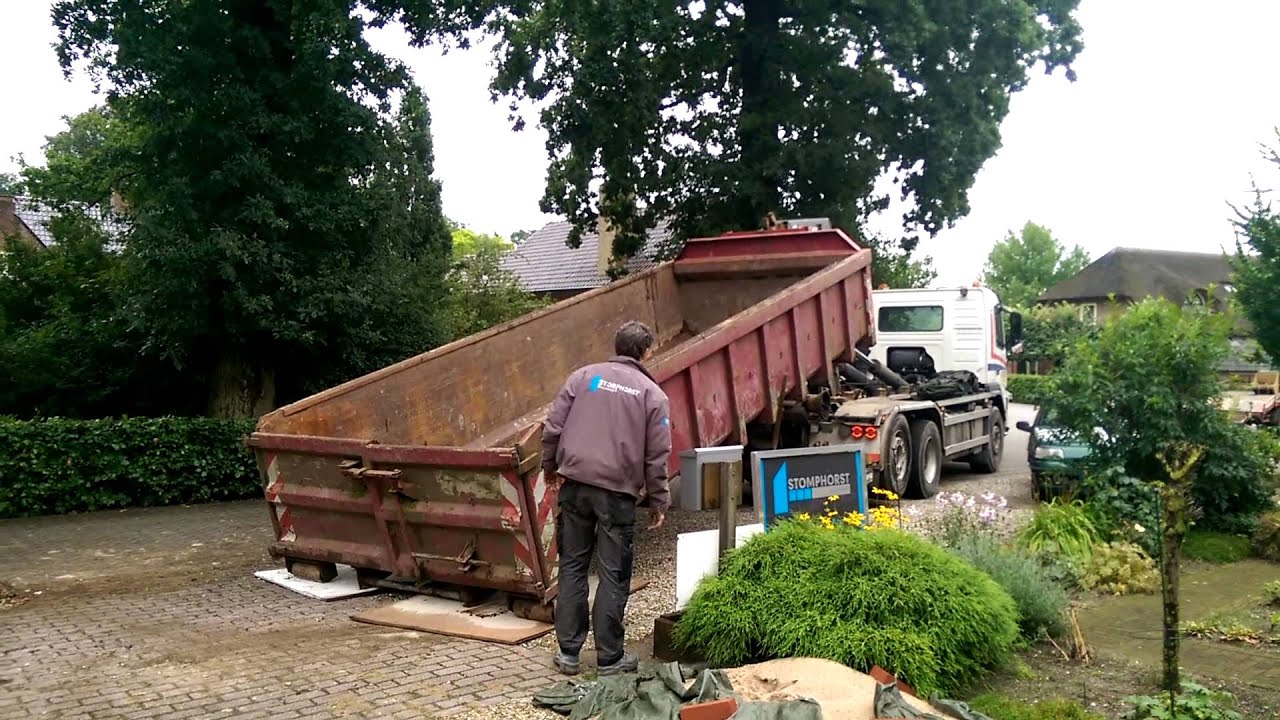 Container op de grond voor Max