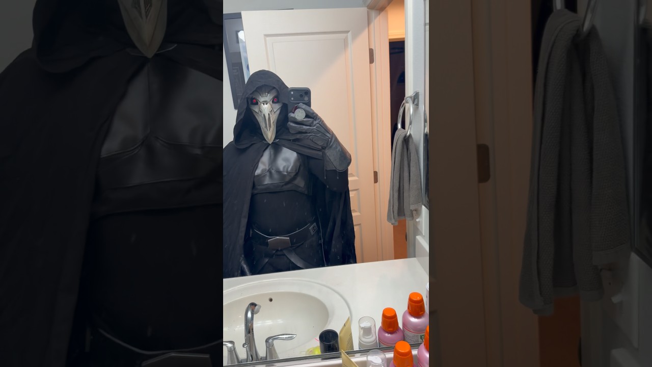 Respect the DRIP! Not the dirty mirror. #starwars #StarWarsCosplay #maulshadowlord #sith