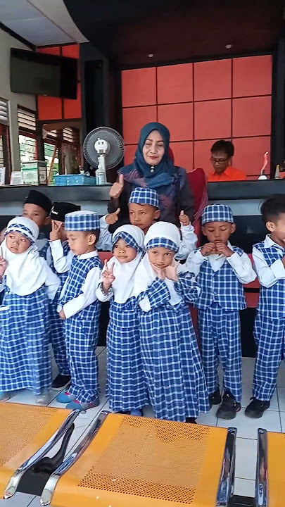 Anak TK FOTO BERSAMA GURU DI KANTOR POS 😊 #shorts #anaktk