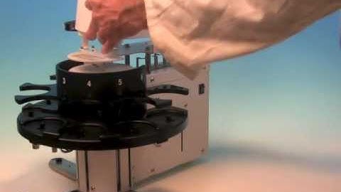 AT700 titrator with mini sample changer