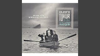 Die Musik spielt ganz leise