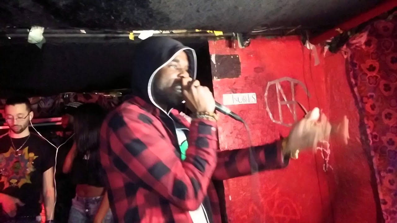 Drew Splash performs at lit lounge nyc