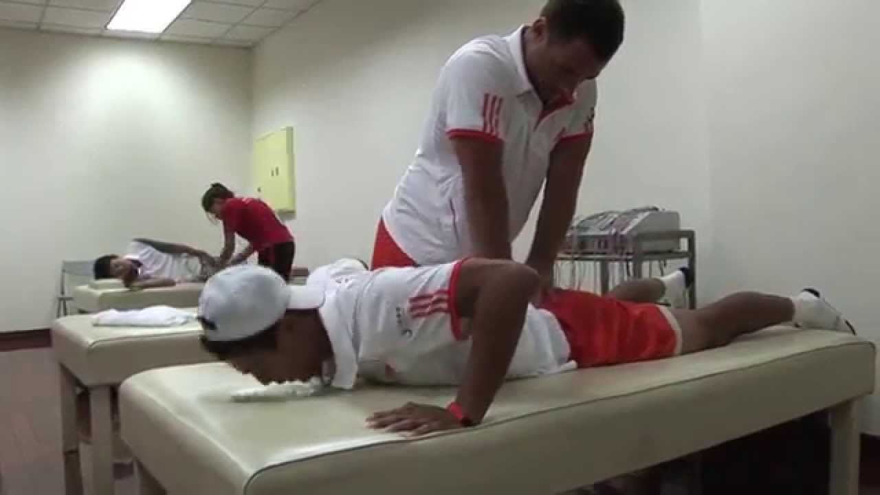 PRE-COMPETITION WARM-UP STRETCHING SESSION WITH A PROFESSIONAL TENNIS PLAYER