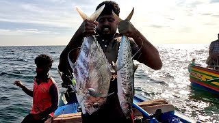 Catching King Fish & Diamond Trevally in the Deep Sea