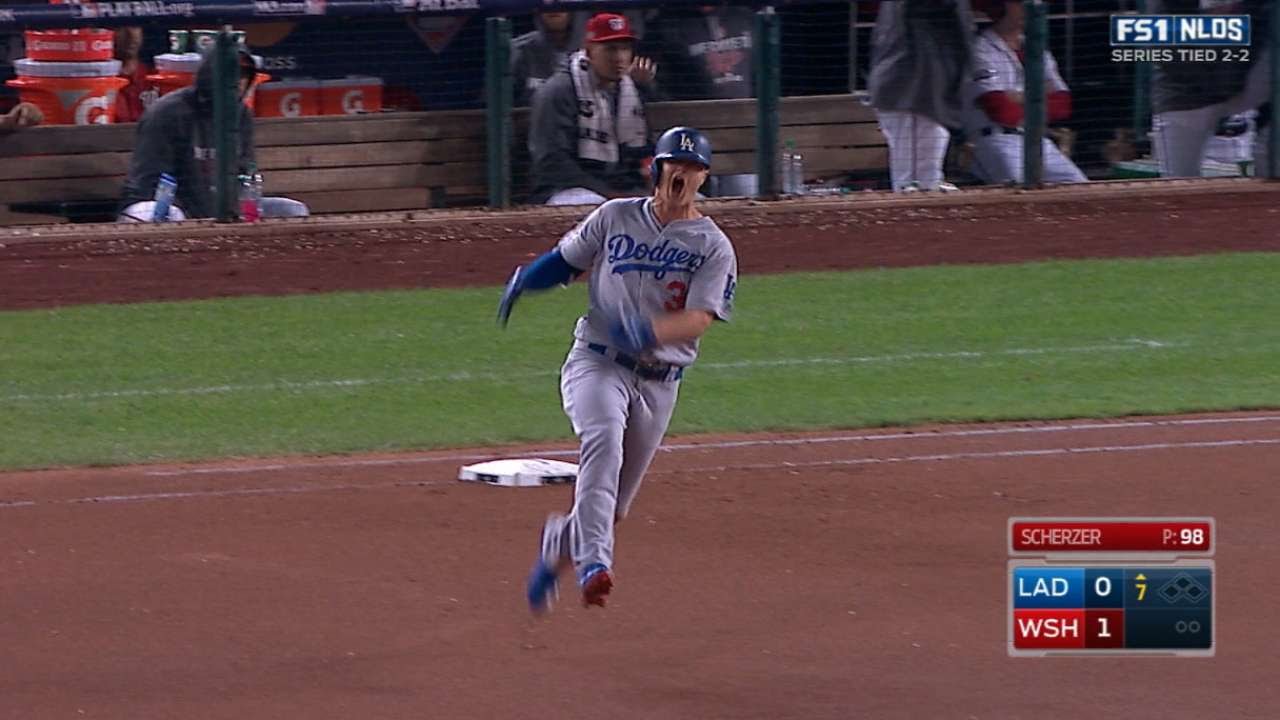 Pederson hammers a game-tying homer - YouTube