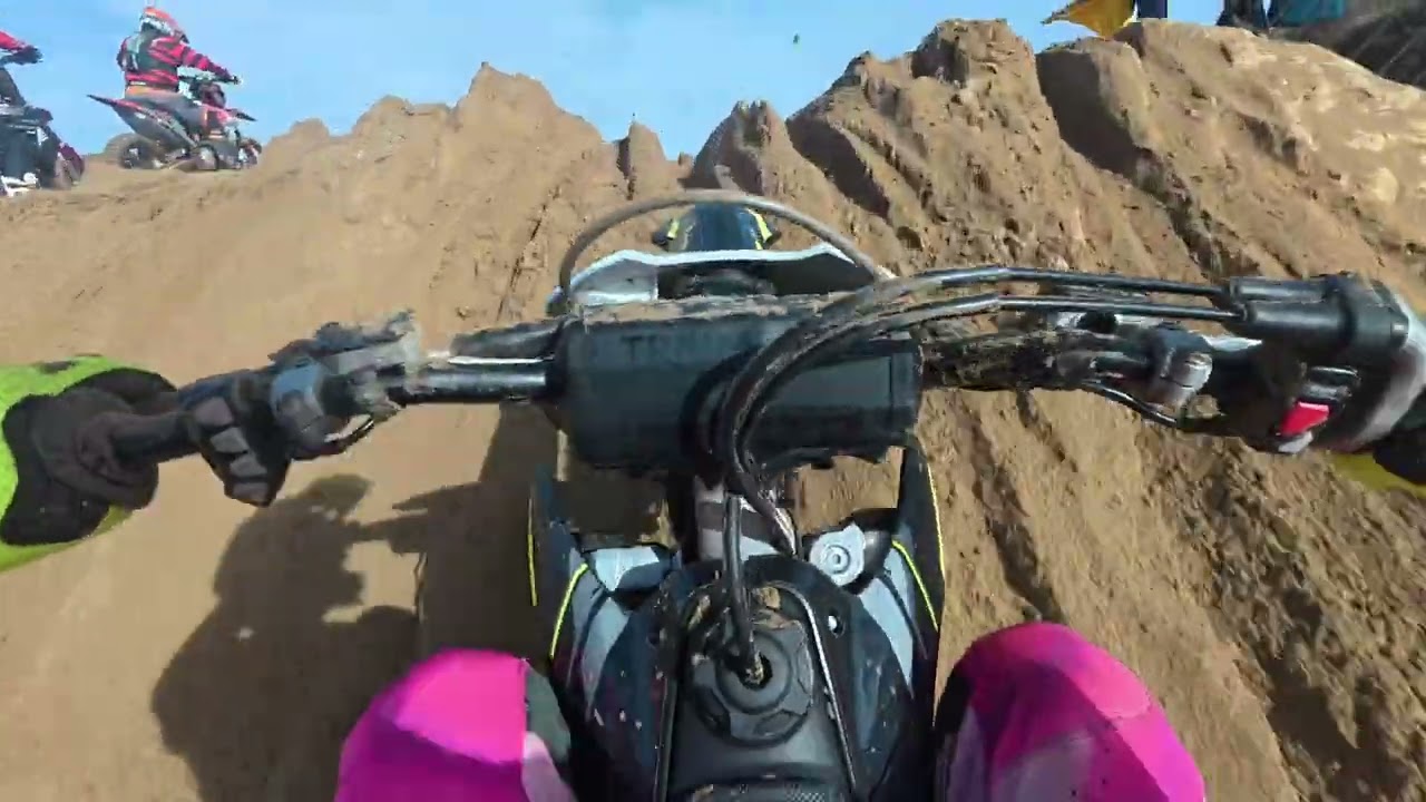 Carnage!!! at Weston Beach Race 2025.