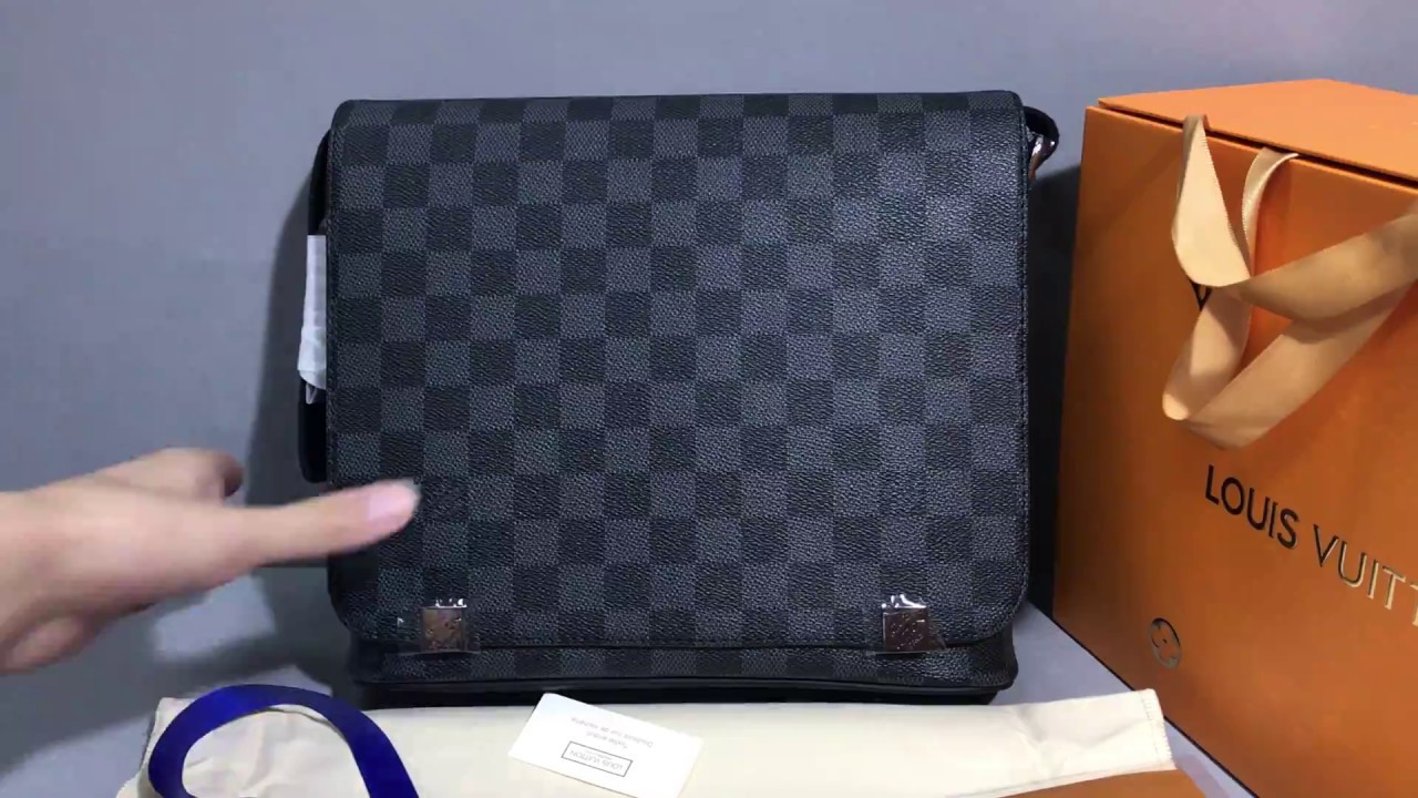 LOUIS VUITTON DISTRICT PM MESSENGER BAG UNBOXING 